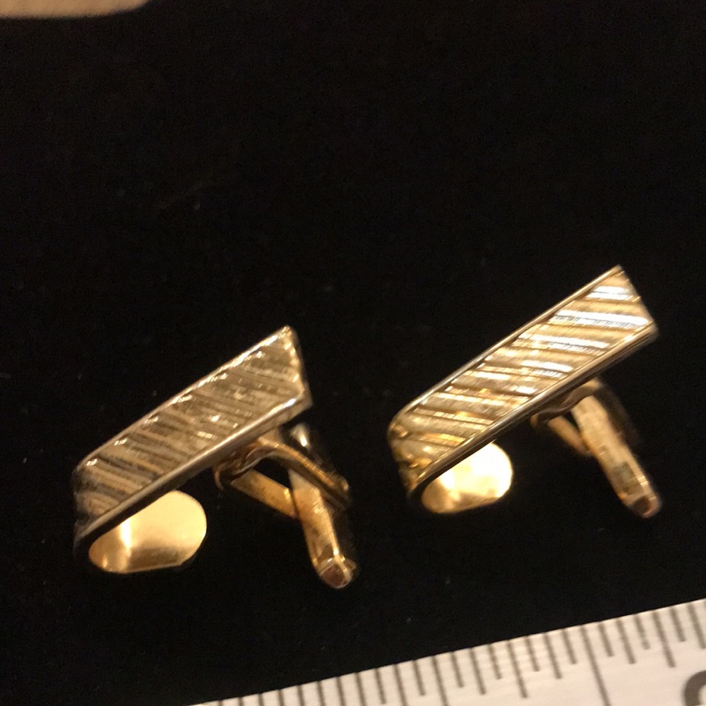 3/$15 ⭐️ Vintage Hickok gold tone curved cuff links. Cufflinks (ee)